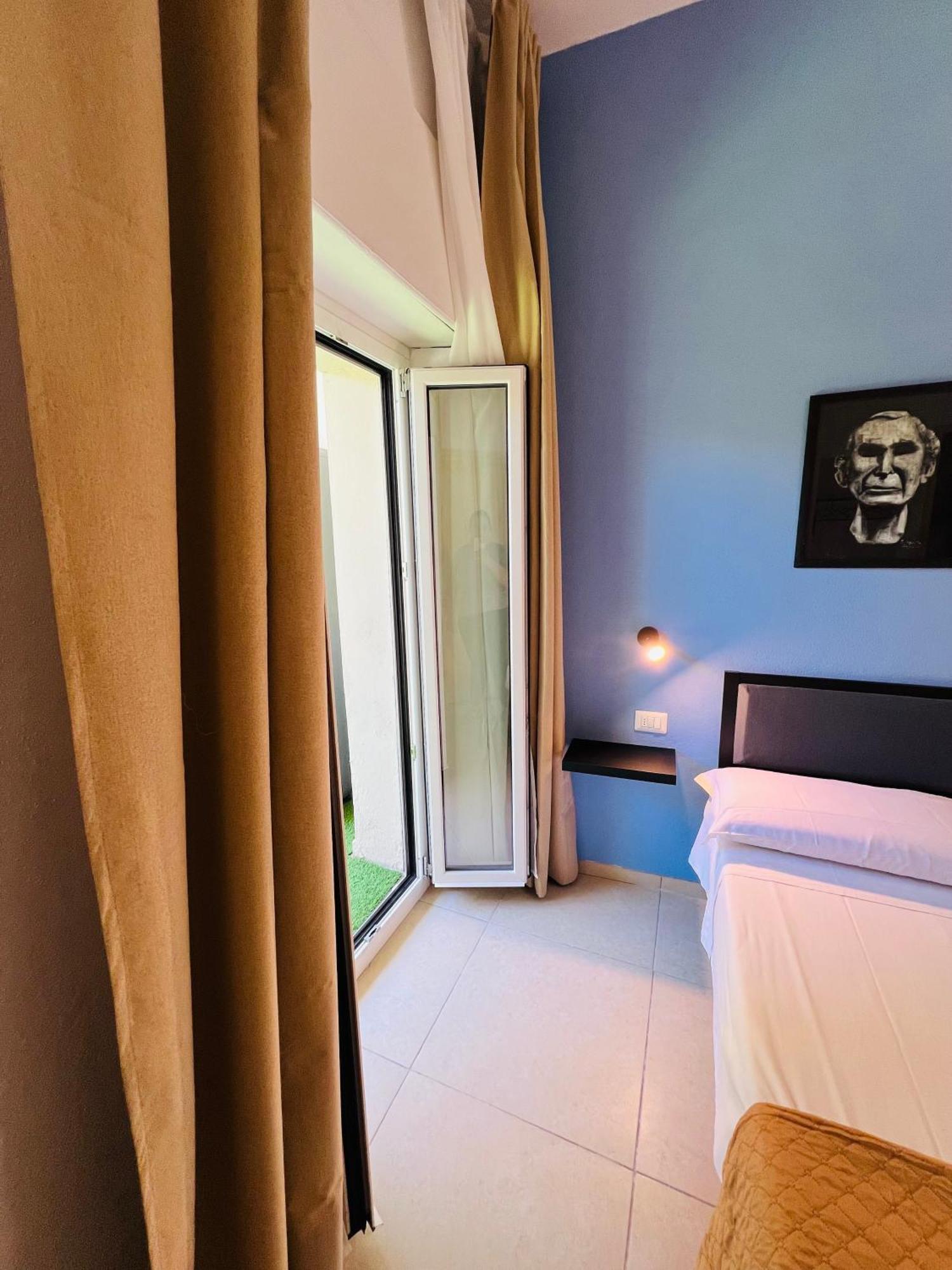 Les Chambres De Francoise Guest House 올비아 외부 사진
