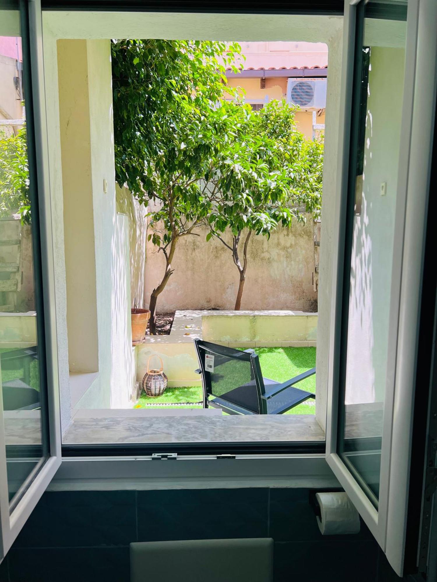 Les Chambres De Francoise Guest House 올비아 외부 사진