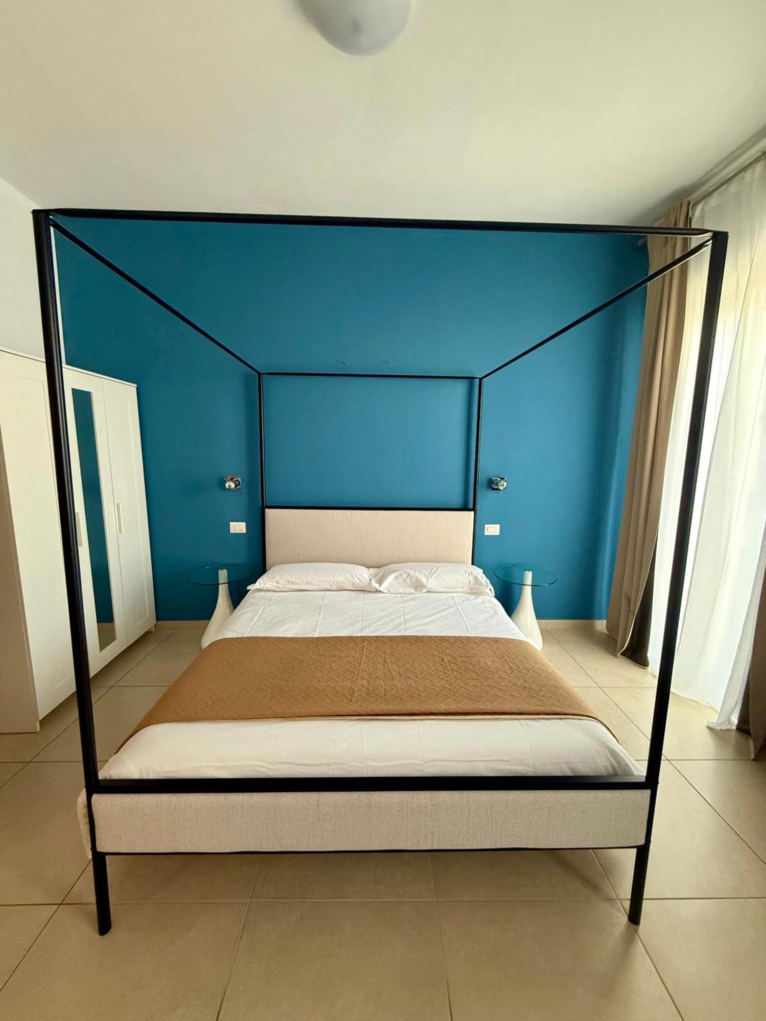 Les Chambres De Francoise Guest House 올비아 외부 사진