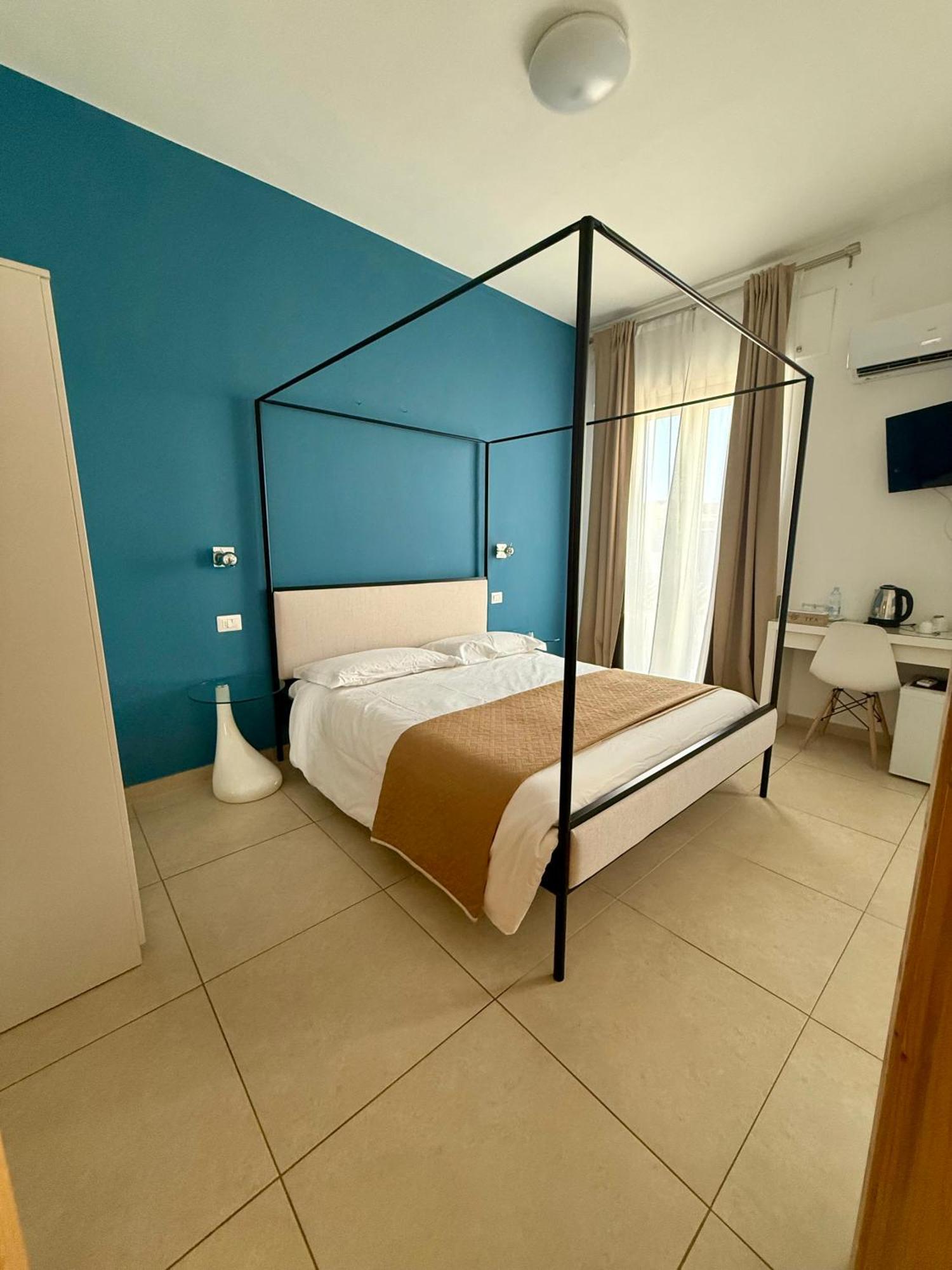 Les Chambres De Francoise Guest House 올비아 외부 사진